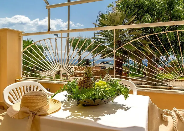 Casa Morgana-beachfront Appartamento *