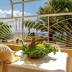 Casa Morgana-beachfront Appartement *
