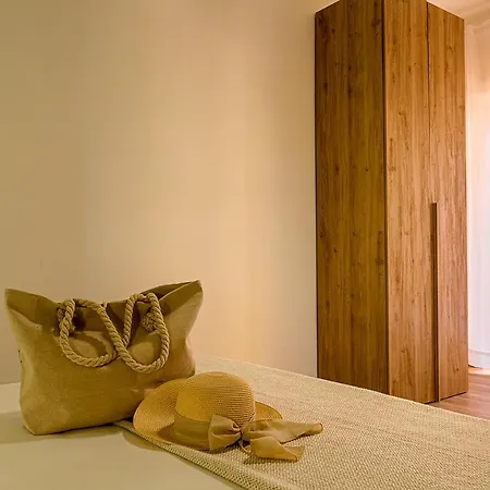 Daire Casa Morgana-beachfront *